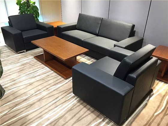 中国航空技术股份公司真皮沙发茶几接待空间案例照片 (2)