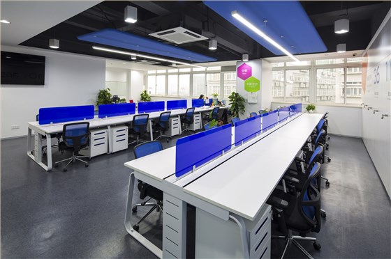 快鱼服饰有限公司od脚桌面屏风职员工位职员空间案例照片 (2)