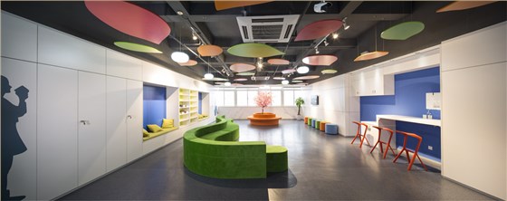 快鱼服饰有限公司绒沙发茶几墩休闲空间案例照片 (7)