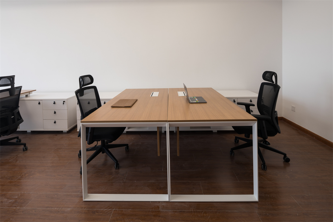 杭州汽轮机 君驰班台主管空间案例图片(126)