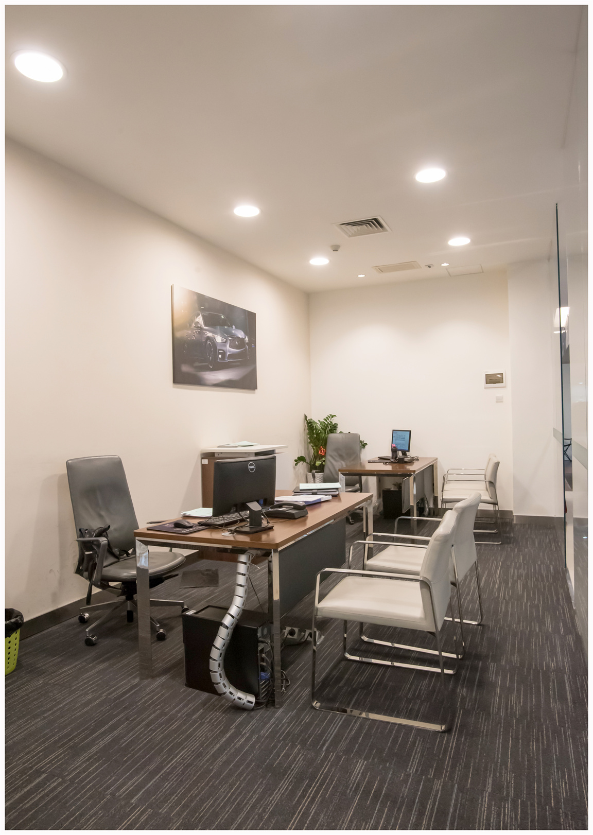 英菲尼迪4s店OE脚职员位管理空间场景案例图 (13)