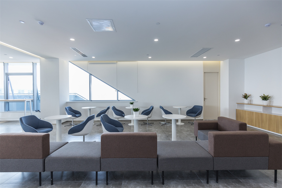 长沙妇幼医院茶几绒布沙发椅休闲空间案例照片 (6)