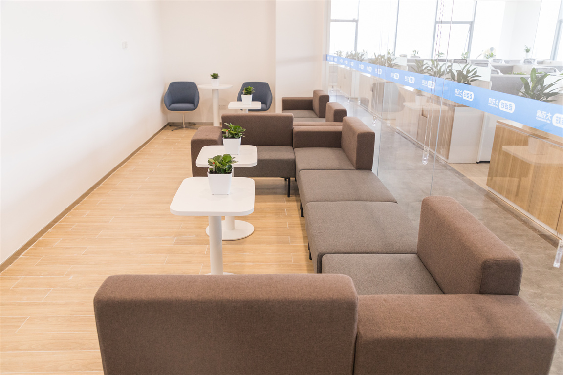 长沙妇幼医院茶几绒布沙发椅休闲空间案例照片 (36)