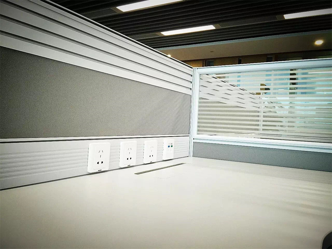 中国航空技术股份公司VL屏风职员位职员空间案例照片 (3)